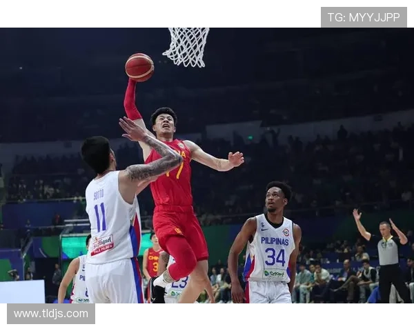 中国男篮迎战世界冠军,备战巴黎奥运会热身赛首场落下帷幕 中国男篮迎战世界冠军,备战巴黎奥运会热身赛首场落下帷幕