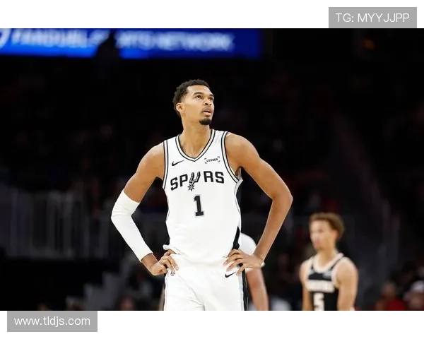 NBA新赛季风云再起球星转会伤病走势引爆联盟格局变化全面升级