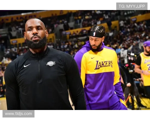 湖人逆转勇士上演惊险焦点大战詹姆斯关键时刻再度引爆全联盟热议